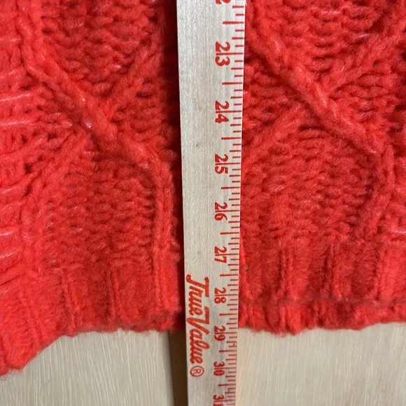 NWOT Free People chunky knit sweater. Small - Picture 3 of 5